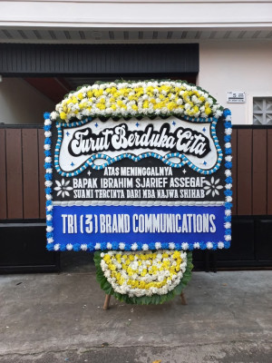 Papan Bunga Duka di Muara Wis